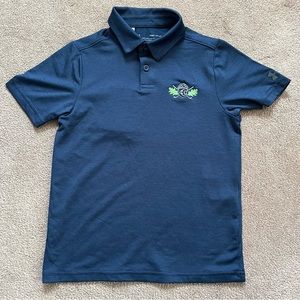 NWT Under Armour Cochecho Country Club Logo Loose Fit Short Sleeve Polo